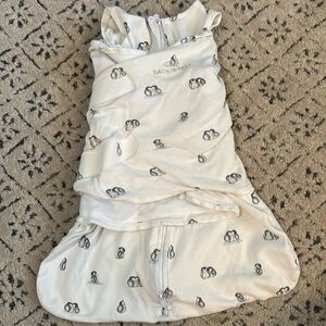 HALO Sleepsack 100% Cotton Swaddle Wrap Penguins Sz NB 6-12 lbs